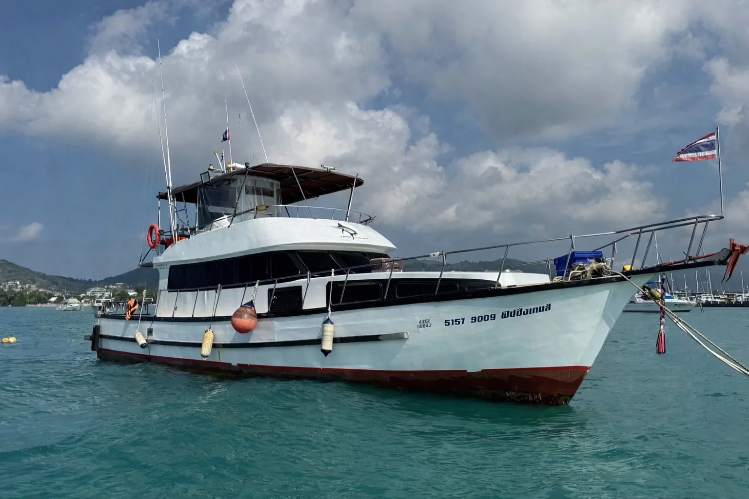 Le bateau de pêche 60 pieds